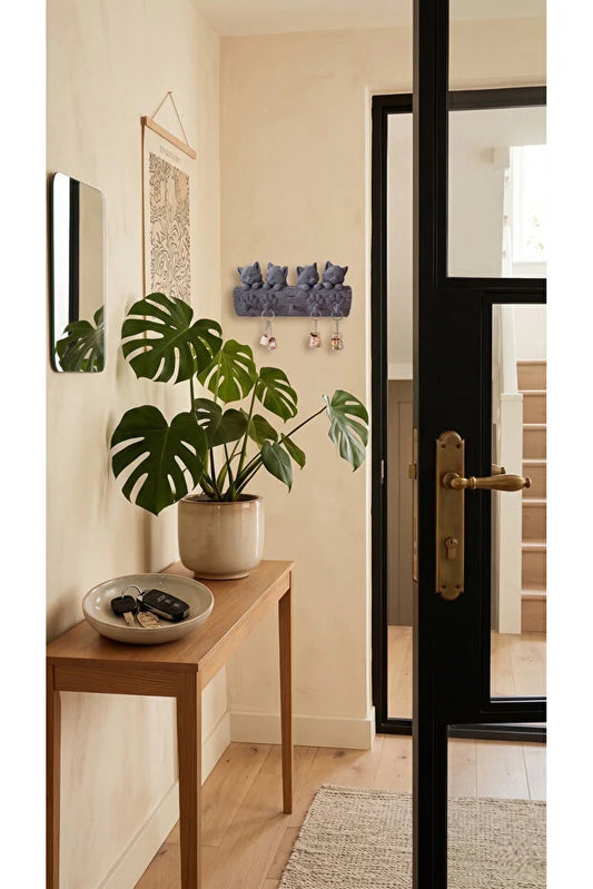 Log Wall Key Holder with Cat Figures - 4 Kittens and Paw Prints - Decorative Hanger Set